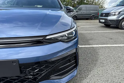 Volkswagen Golf 1.5 TSI Black Edition Euro 6 (s/s) 5dr Thumbnail #25