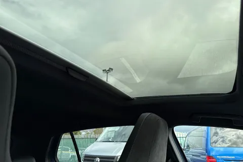 Volkswagen Golf 1.5 TSI Black Edition Euro 6 (s/s) 5dr Thumbnail #43