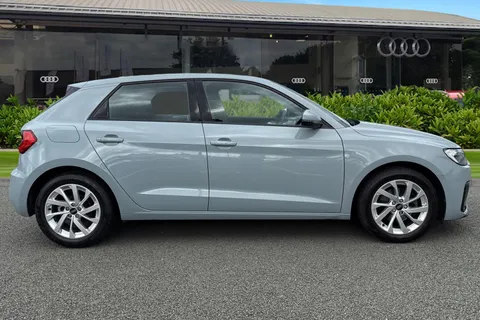 DN72NHJ Audi A1 Sport 30 TFSI 110 PS 6-speed Thumbnail #4