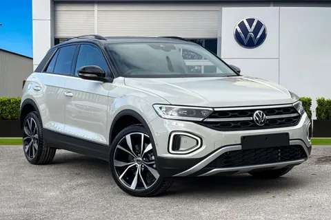  Volkswagen T-Roc 1.5 TSI Style Design DSG Euro 6 (s/s) 5dr Thumbnail #2