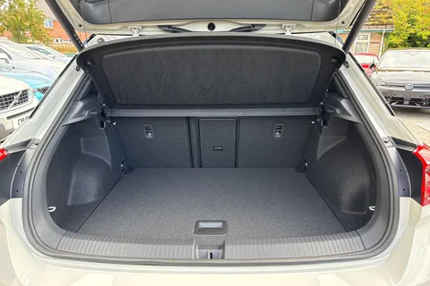  Volkswagen T-Roc 1.5 TSI Style Design DSG Euro 6 (s/s) 5dr Thumbnail #7