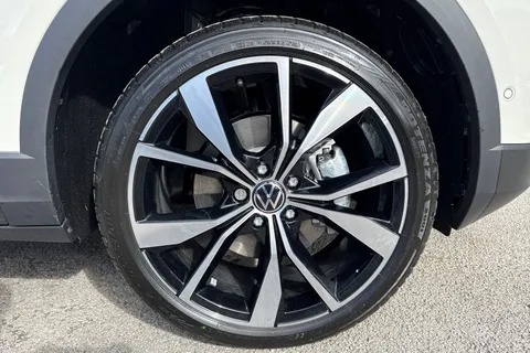  Volkswagen T-Roc 1.5 TSI Style Design DSG Euro 6 (s/s) 5dr Thumbnail #10