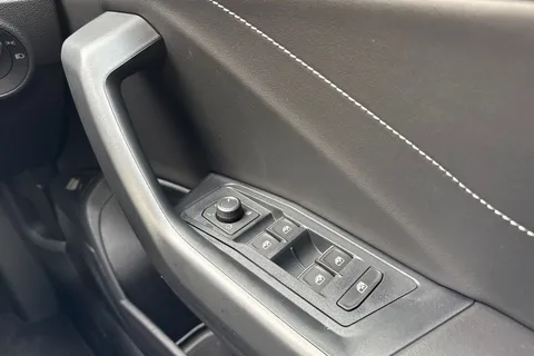  Volkswagen T-Roc 1.5 TSI Style Design DSG Euro 6 (s/s) 5dr Thumbnail #21