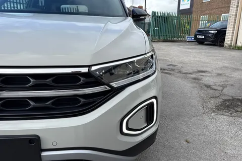  Volkswagen T-Roc 1.5 TSI Style Design DSG Euro 6 (s/s) 5dr Thumbnail #25