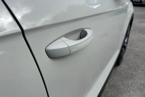  Volkswagen T-Roc 1.5 TSI Style Design DSG Euro 6 (s/s) 5dr Thumbnail #27