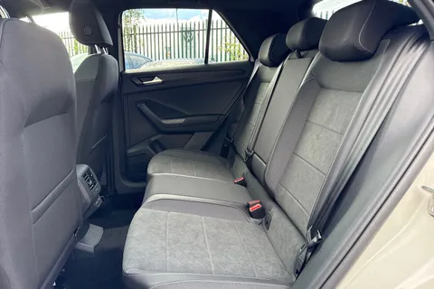  Volkswagen T-Roc 1.5 TSI Style Design DSG Euro 6 (s/s) 5dr Thumbnail #34