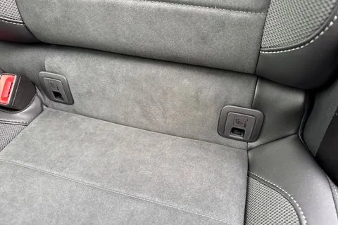  Volkswagen T-Roc 1.5 TSI Style Design DSG Euro 6 (s/s) 5dr Thumbnail #35