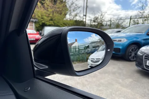  Volkswagen T-Roc 1.5 TSI Style Design DSG Euro 6 (s/s) 5dr Thumbnail #39