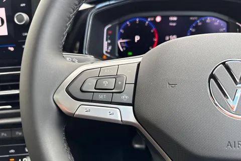  Volkswagen T-Roc 1.5 TSI Style Design DSG Euro 6 (s/s) 5dr Thumbnail #44