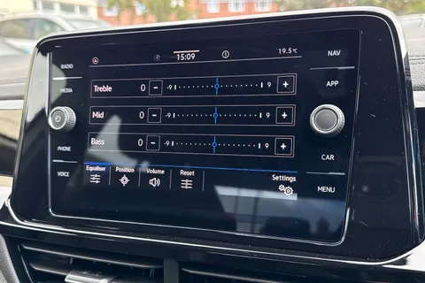  Volkswagen T-Roc 1.5 TSI Style Design DSG Euro 6 (s/s) 5dr Thumbnail #54