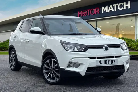 NJ18PDY Ssangyong Tivoli 1.6 e-XDi ELX Red Edition Euro 6 5dr Thumbnail #2
