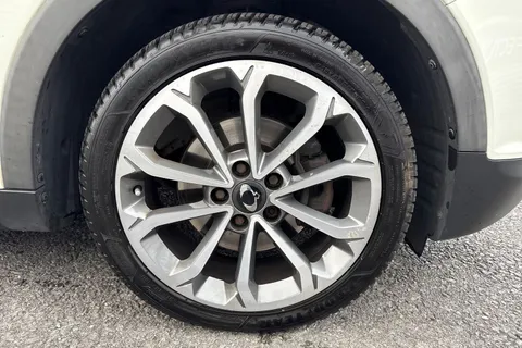 NJ18PDY Ssangyong Tivoli 1.6 e-XDi ELX Red Edition Euro 6 5dr Thumbnail #11