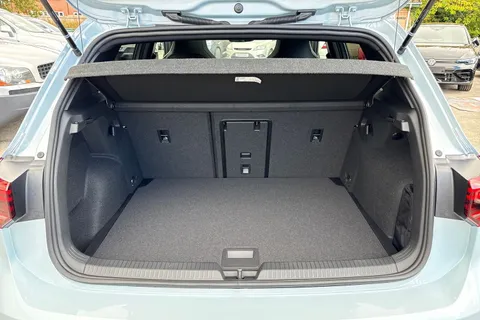 Volkswagen Golf 1.5 eTSI MHEV R-Line DSG Euro 6 (s/s) 5dr Thumbnail #7