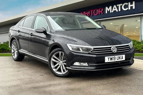 YW19UKA Volkswagen Passat 2.0 TDI GT DSG Euro 6 (s/s) 4dr Thumbnail #2