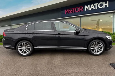 YW19UKA Volkswagen Passat 2.0 TDI GT DSG Euro 6 (s/s) 4dr Thumbnail #4