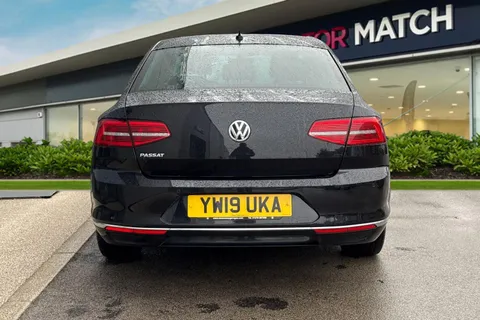 YW19UKA Volkswagen Passat 2.0 TDI GT DSG Euro 6 (s/s) 4dr Thumbnail #5