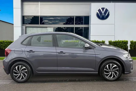 MW23OEC Volkswagen Polo 1.0 Life 5dr **PAN ROOF, PARKING SENSORS** Thumbnail #4