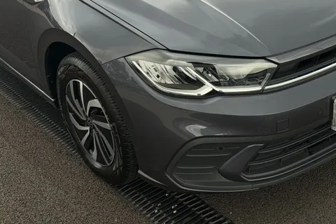 MW23OEC Volkswagen Polo 1.0 Life 5dr **PAN ROOF, PARKING SENSORS** Thumbnail #9