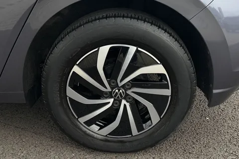 MW23OEC Volkswagen Polo 1.0 Life 5dr **PAN ROOF, PARKING SENSORS** Thumbnail #10