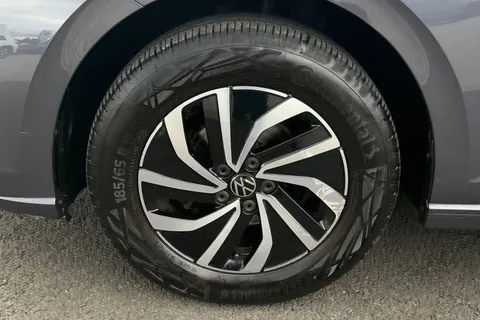 MW23OEC Volkswagen Polo 1.0 Life 5dr **PAN ROOF, PARKING SENSORS** Thumbnail #11