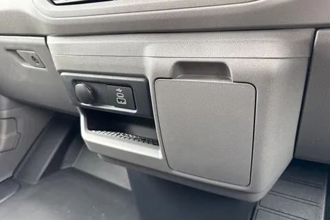 DE75LTJ Volkswagen Transporter T32 Panel Van Commerce Pro SWB 136 PS 65KWh Electric -  Delivery Miles Thumbnail #23