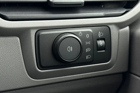 DE75LTJ Volkswagen Transporter T32 Panel Van Commerce Pro SWB 136 PS 65KWh Electric -  Delivery Miles Thumbnail #33