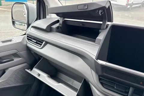 DE75LTJ Volkswagen Transporter T32 Panel Van Commerce Pro SWB 136 PS 65KWh Electric -  Delivery Miles Thumbnail #41