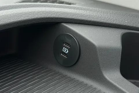 DE75LTJ Volkswagen Transporter T32 Panel Van Commerce Pro SWB 136 PS 65KWh Electric -  Delivery Miles Thumbnail #42