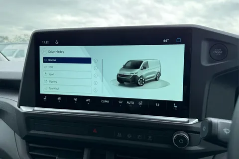 DE75LTJ Volkswagen Transporter T32 Panel Van Commerce Pro SWB 136 PS 65KWh Electric -  Delivery Miles Thumbnail #59