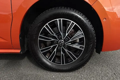 DA72WVH Volkswagen Multivan 1.4 TSI eHybrid Style 5dr DSG Thumbnail #10