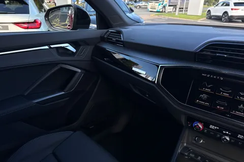  Audi Q3 1.5 TFSI CoD 35 Black Edition S Tronic Euro 6 (s/s) 5dr Thumbnail #20