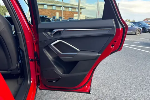  Audi Q3 1.5 TFSI CoD 35 Black Edition S Tronic Euro 6 (s/s) 5dr Thumbnail #42