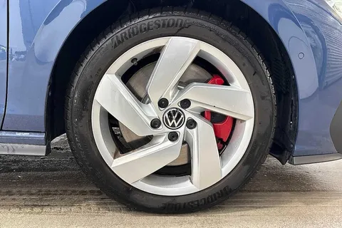 DH74GGJ Volkswagen Golf 1.5 TSI 272 GTE eHybrid 5dr DSG **PAN ROOF + HEADS UP DISPLAY** Thumbnail #5