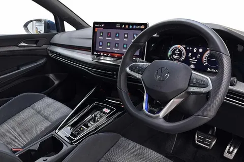 DH74GGJ Volkswagen Golf 1.5 TSI 272 GTE eHybrid 5dr DSG **PAN ROOF + HEADS UP DISPLAY** Thumbnail #6