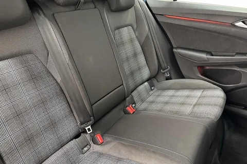 DH74GGJ Volkswagen Golf 1.5 TSI 272 GTE eHybrid 5dr DSG **PAN ROOF + HEADS UP DISPLAY** Thumbnail #9