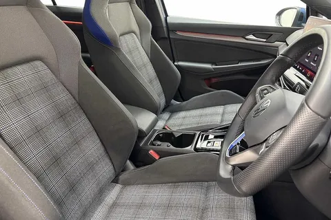 DH74GGJ Volkswagen Golf 1.5 TSI 272 GTE eHybrid 5dr DSG **PAN ROOF + HEADS UP DISPLAY** Thumbnail #10