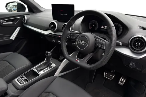 KT74OHY Audi Q2 Black Edition 35 TFSI 150 PS S tronic Thumbnail #8