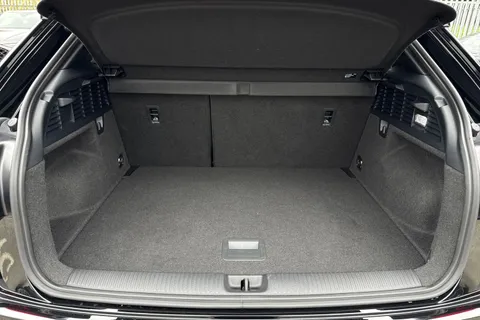 KT74OHY Audi Q2 Black Edition 35 TFSI 150 PS S tronic Thumbnail #10