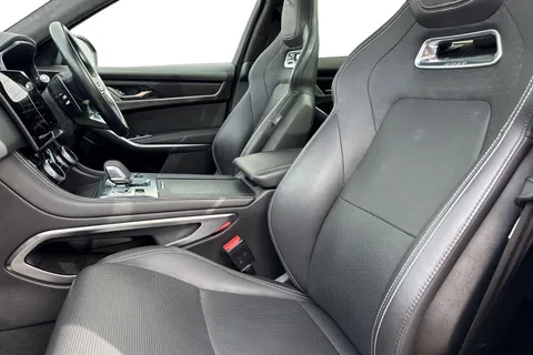 11 of 64 for JAGUAR F-PACE 2.0 P250 R-Dynamic HSE 5dr Auto AWD