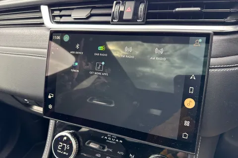 37 of 64 for JAGUAR F-PACE 2.0 P250 R-Dynamic HSE 5dr Auto AWD