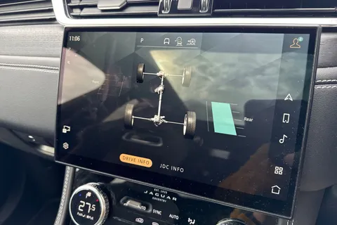 42 of 64 for JAGUAR F-PACE 2.0 P250 R-Dynamic HSE 5dr Auto AWD