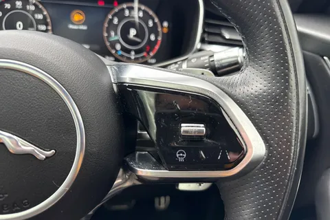 49 of 64 for JAGUAR F-PACE 2.0 P250 R-Dynamic HSE 5dr Auto AWD