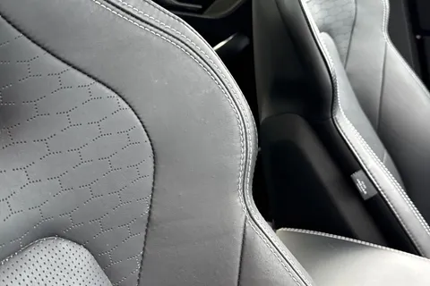 58 of 64 for JAGUAR F-PACE 2.0 P250 R-Dynamic HSE 5dr Auto AWD