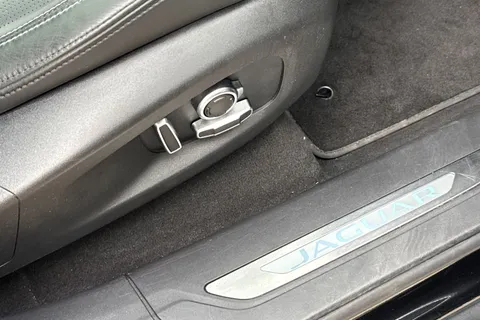 60 of 64 for JAGUAR F-PACE 2.0 P250 R-Dynamic HSE 5dr Auto AWD