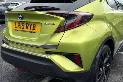 LR19RYB Toyota C-Hr 1.8 Hybrid Lime Edition 5dr CVT Thumbnail #10