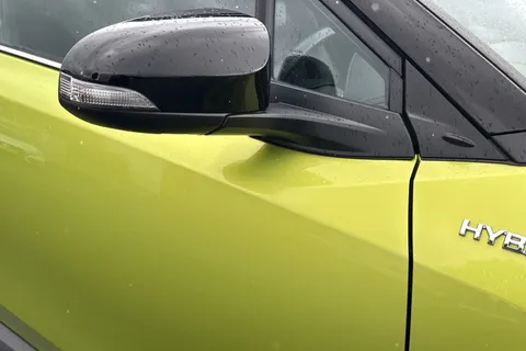 LR19RYB Toyota C-Hr 1.8 Hybrid Lime Edition 5dr CVT Thumbnail #11