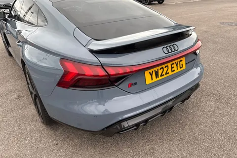 YW22EYG Audi RS e-tron GT Carbon Vorsprung 440,00 kW Thumbnail #8