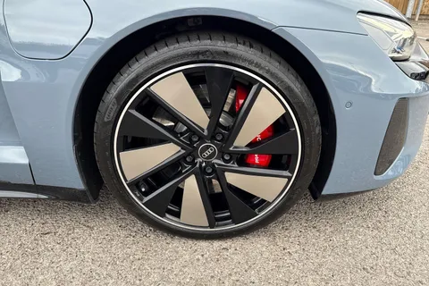 YW22EYG Audi RS e-tron GT Carbon Vorsprung 440,00 kW Thumbnail #10