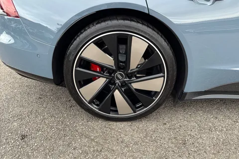 YW22EYG Audi RS e-tron GT Carbon Vorsprung 440,00 kW Thumbnail #11