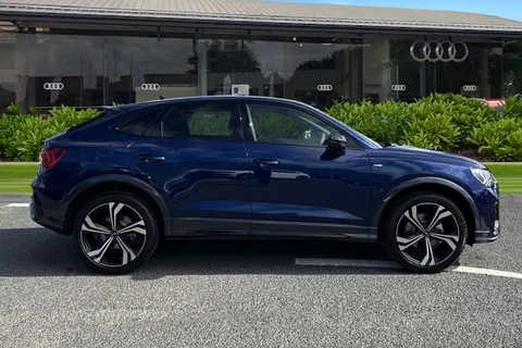 Audi Q3 1.5 TFSI CoD 35 Black Edition Sportback S Tronic Euro 6 (s/s) 5dr Thumbnail #4